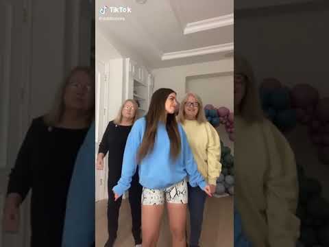Addison Rae dancing