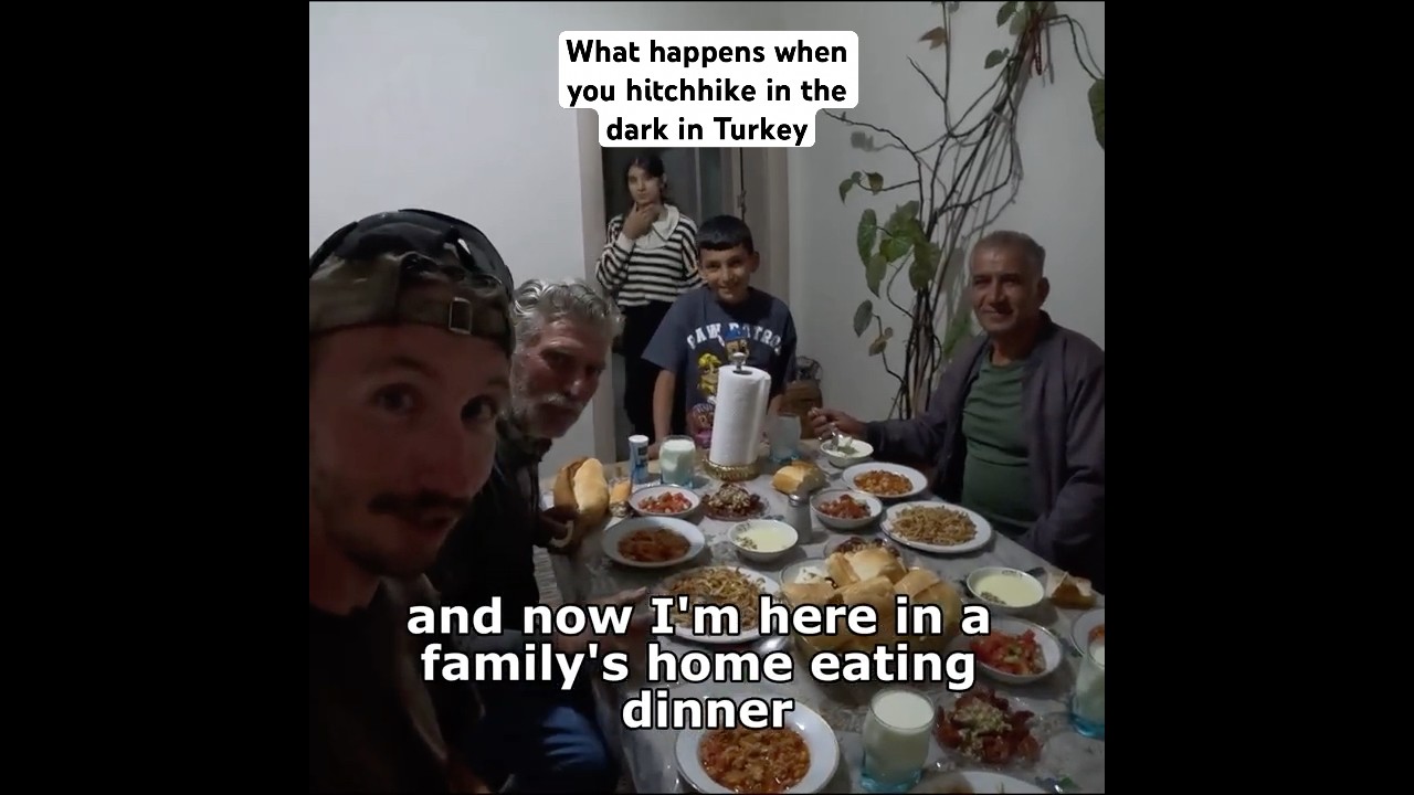 Курдская семья пригласила меня на ужин, подобрав меня в темноте.