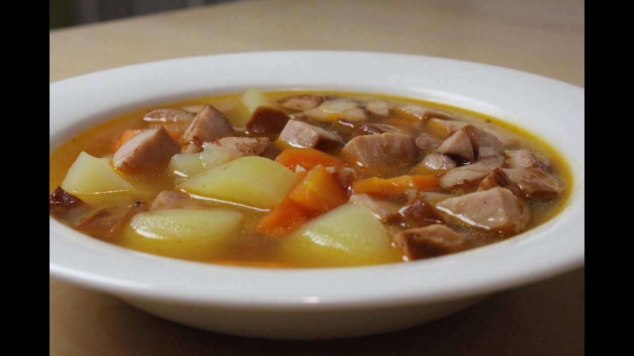 Makean tulinen makkarakeitto