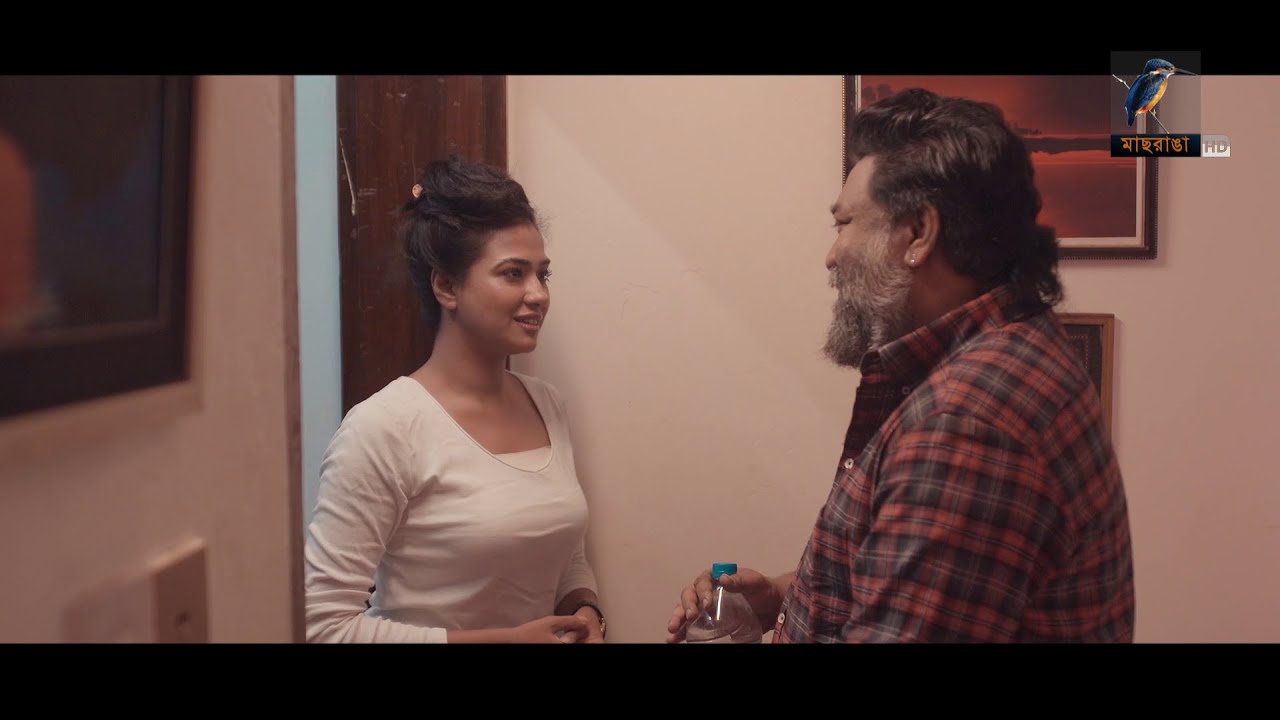 নতুন ভাড়াটিয়াকে পটানোর চেষ্টা করছে চাষী আলম Online Offline Natok Funny clips YouTube