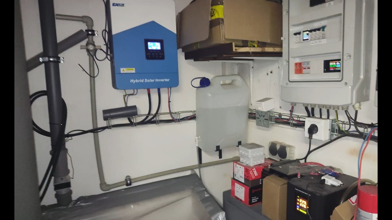 Fotovoltaika svépocí - ostrovní systém - střídač EASUN - zkušenosti po roce a púl provozu