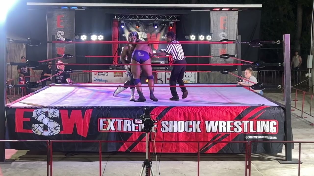 Saint Julious vs T. I. M (The Infinite Man) (c) ESW World Heavyweight Championship 