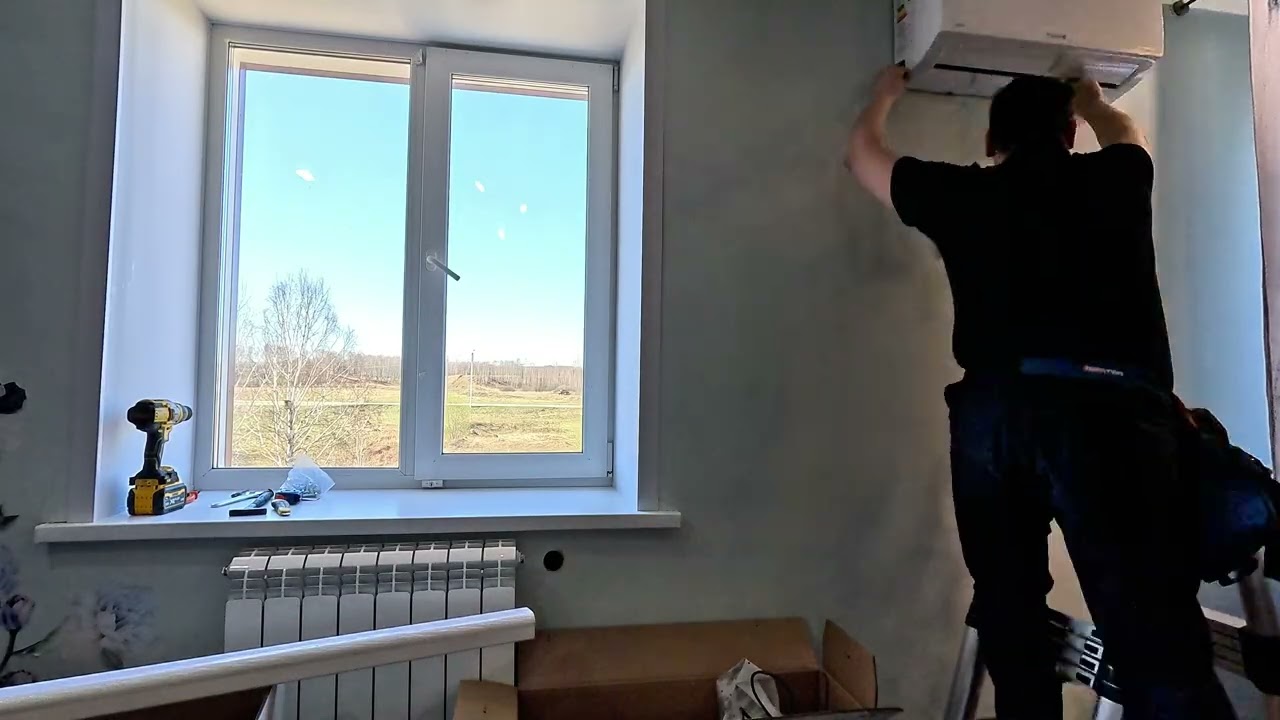 Монтаж сплит-системы в комнате