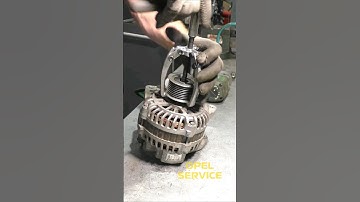 How to remove the alternator freewheel pulley using a puller #shorts