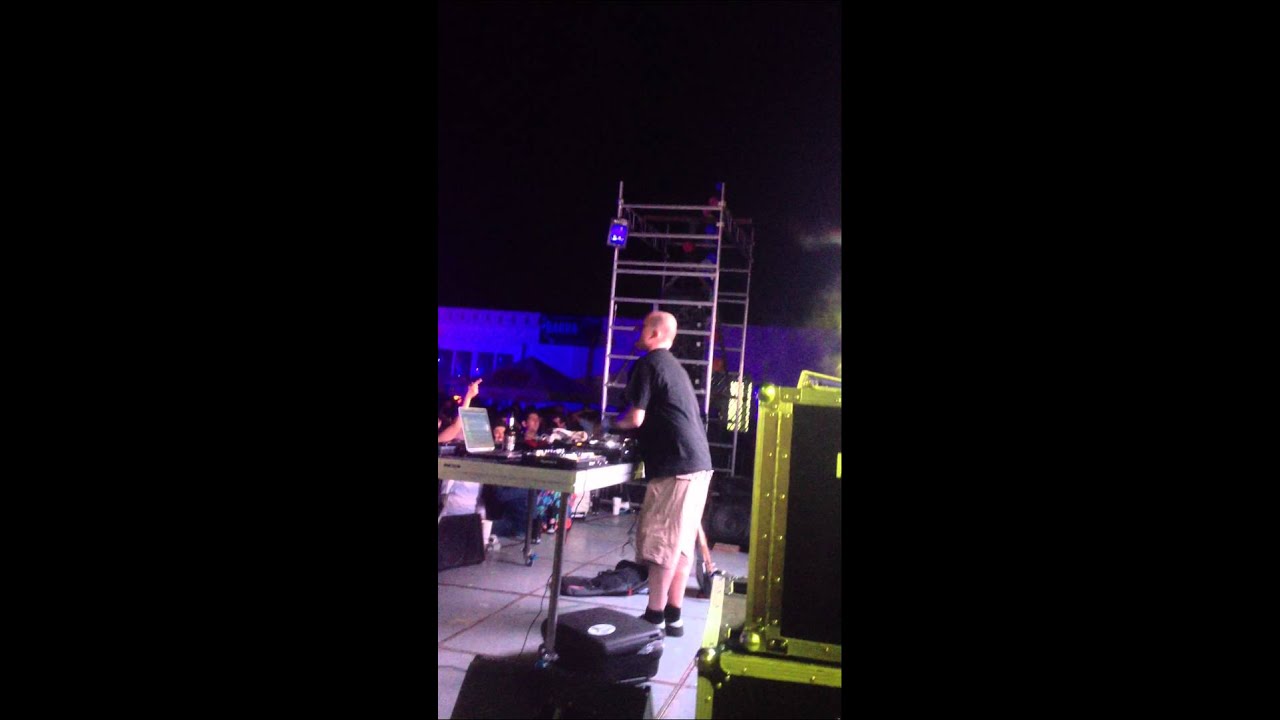 video phone beyonce mp3 DJ break w Drop Out Orchestra @ Neon Music Fest, Guadalajara, Mexico