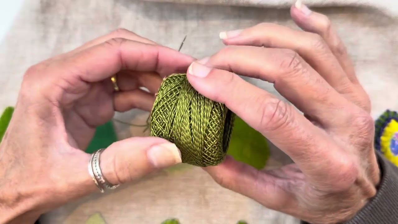 Неделя позади июньских листьев