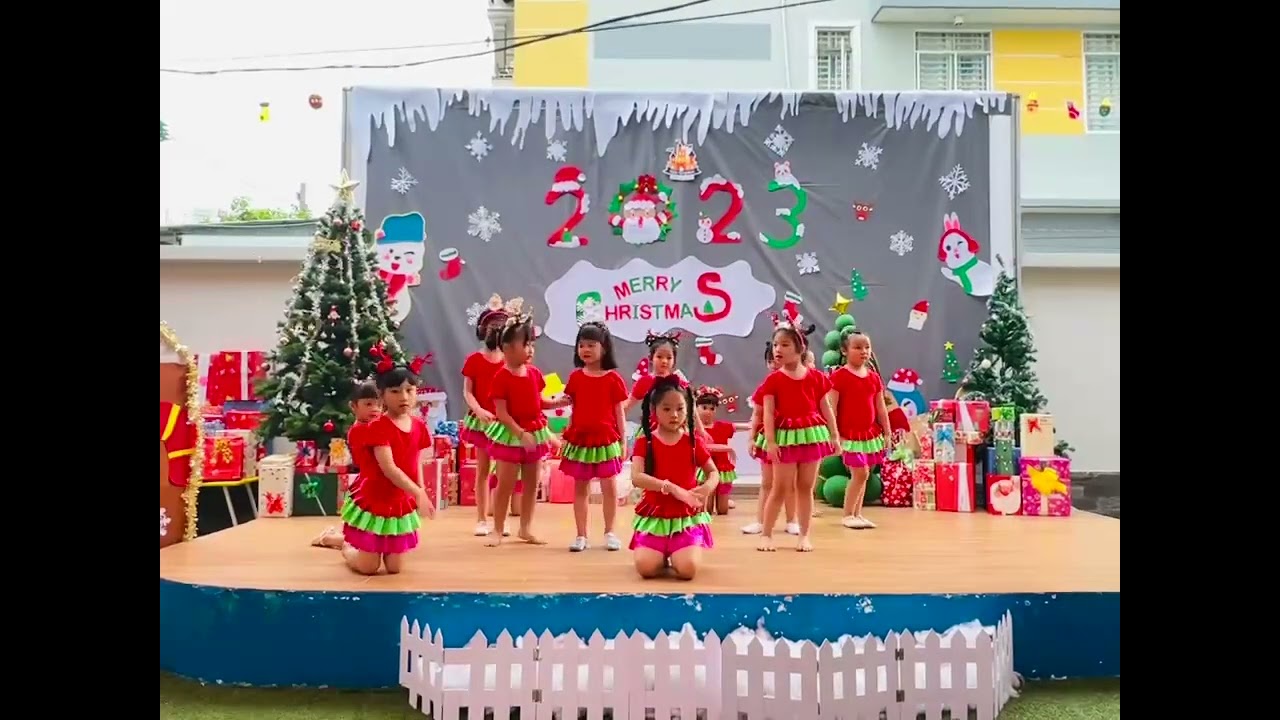 LAST CHRISTMAS ballet performed by Ari & Friends