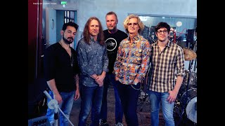 From TRANSATLANTIC to THE FLOWER KINGS: A Day In the Life of ROINE STOLT