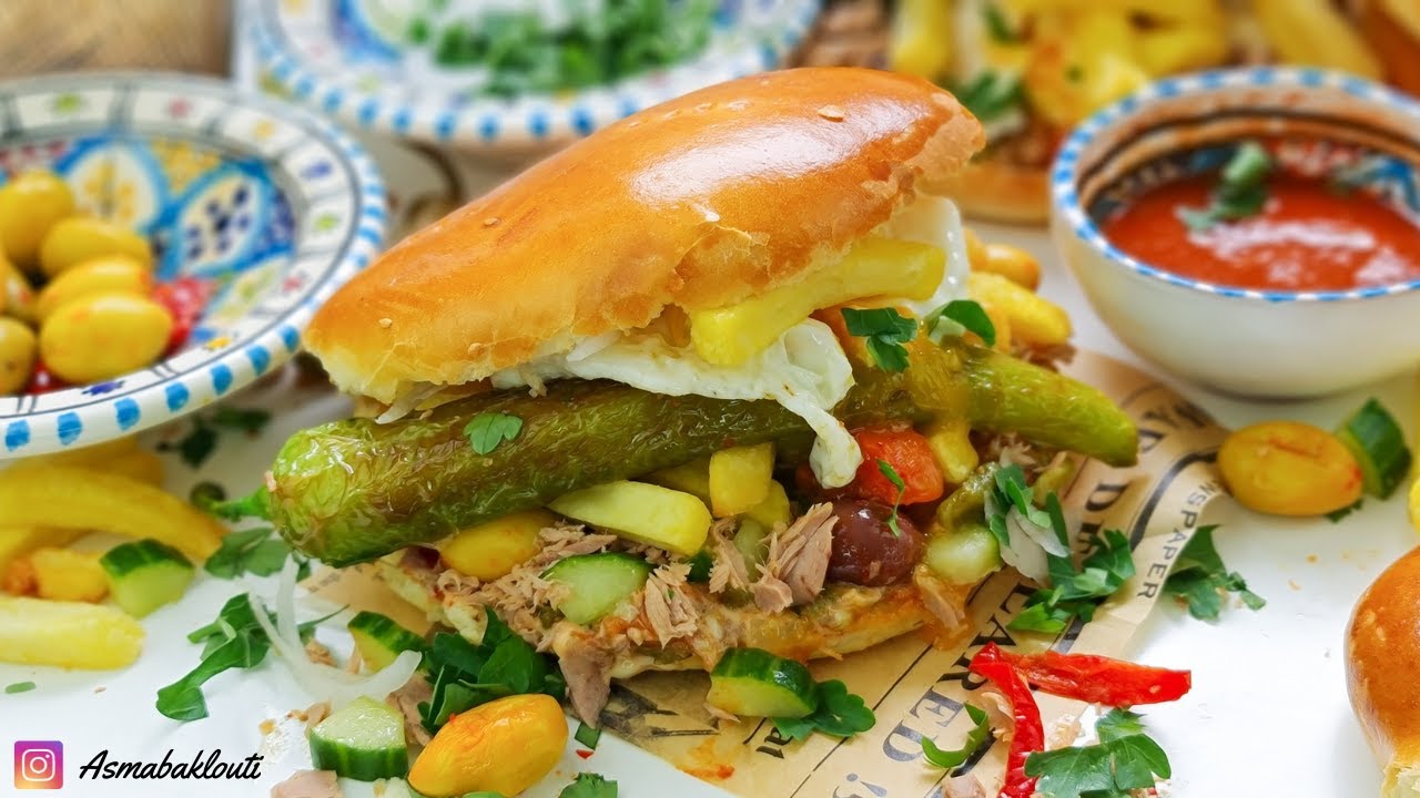 سندويشات التن التونسية مع خبز الطابونة و مايوناز دياري الي جاو بنة على بنة