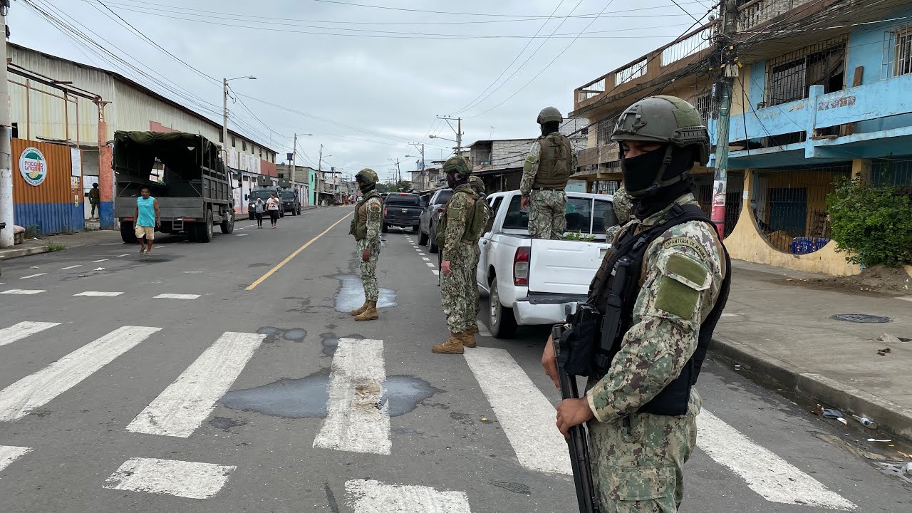 Así son los operativos en Puerto Bolívar, la parroquia más peligrosa de Machala, provincia de El Oro