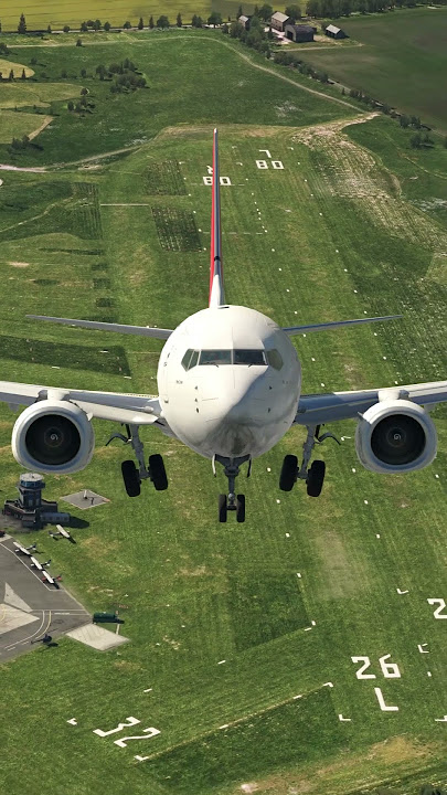 This 737 forgot to retract its landing gear during takeoff? Flight Simulator#737
