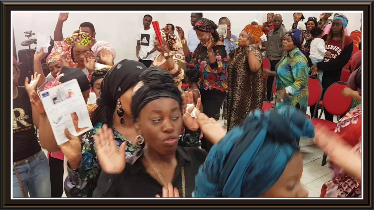 LOUANGE AVEC LE GROUPE ORACLE DE L'ÉTERNEL.