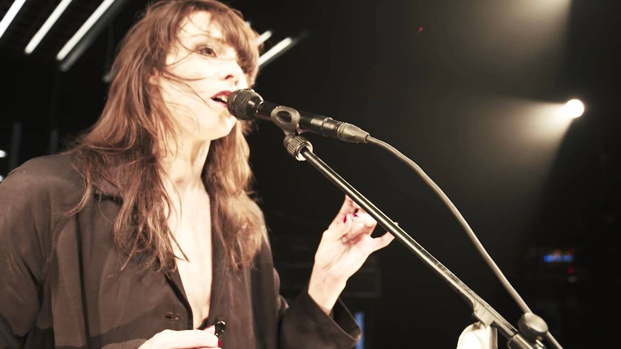 Wende Snijders - Black Feather (taken from The Theatre Sessions)