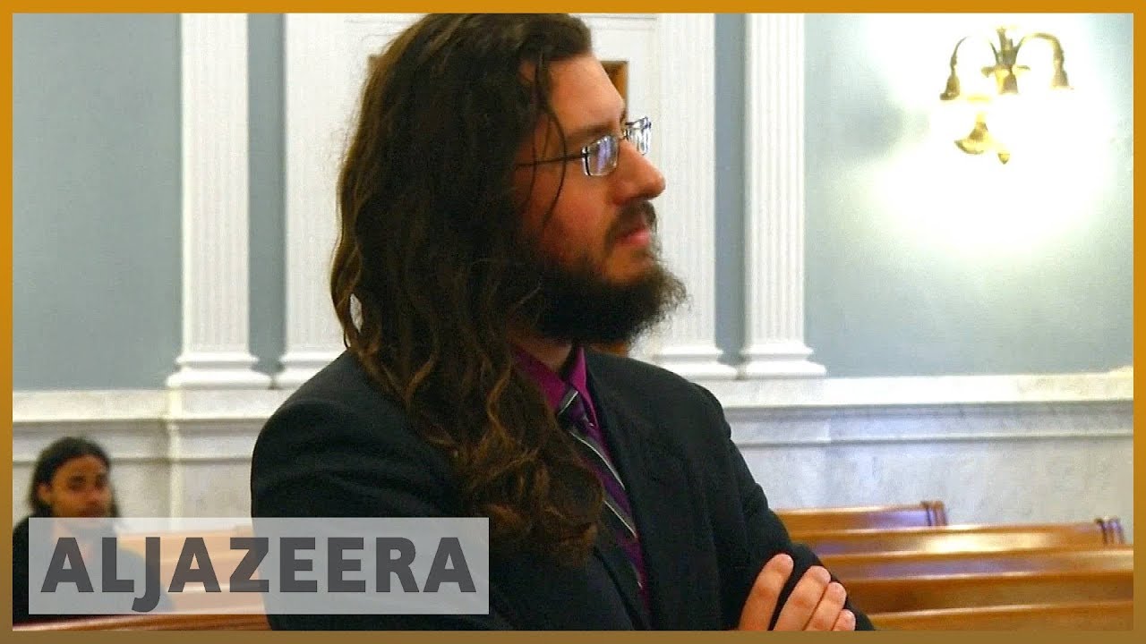 🇺🇸 أبوان أمريكيان يفوزان بمعركة قضائية لإخراج ابنهما البالغ من العمر 30 عامًا من منزله | الجزيرة الإنجليزية