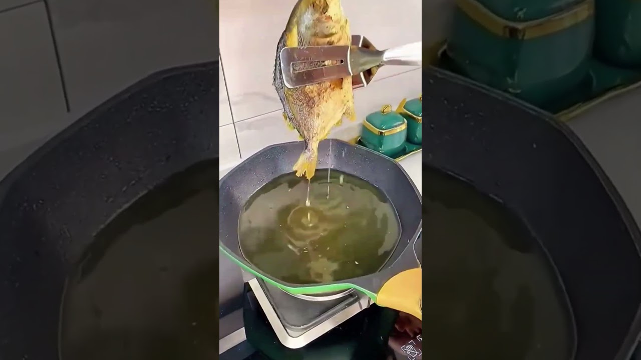 Stainless steel two-in-one frying spatula and tongs,