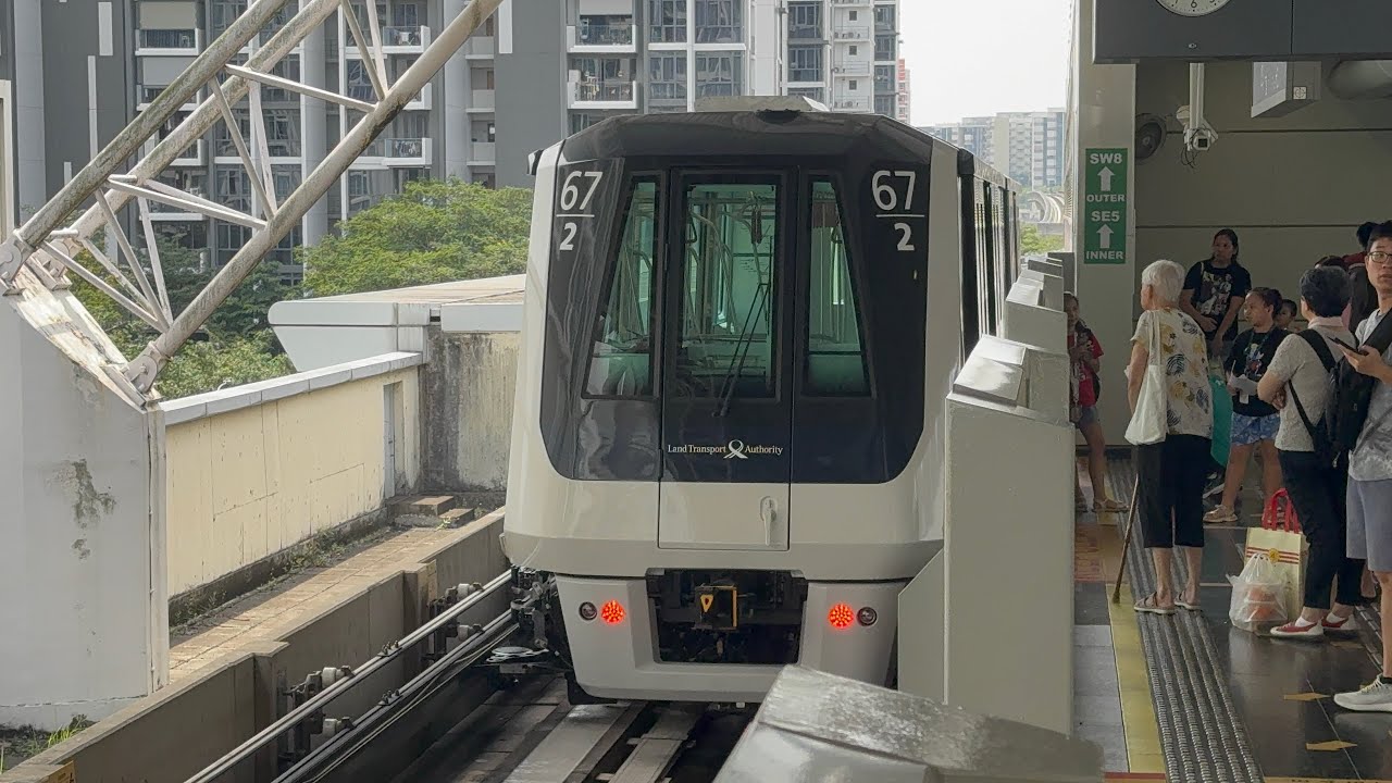 [SBST] [TEST TRAIN] C810D V67 WL Clockwise arriving & departing STC ...