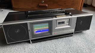 Quick Demo of General Electric 4CM3326X With Atari 2600 - Color TV AM-FM Stereo Micro Cassette 1982