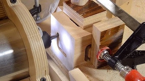 Captive cross in a cube