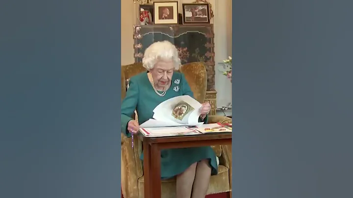 ADORABLE Moment Between Queen and her Pet Dorgi 🥺 - DayDayNews