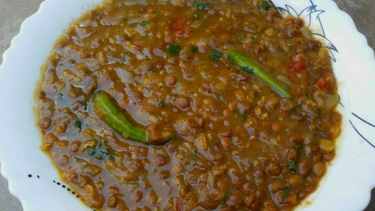 Masoor dal recipe | Kali masoor dal recipe | Black lentils recipy | by cooking with Fakhira Sajjad