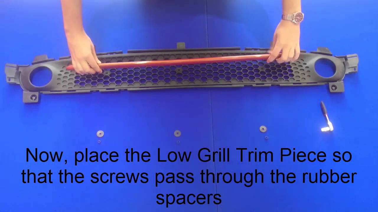 How to install the Low Grill Trim Piece on your Smart Fortwo 453