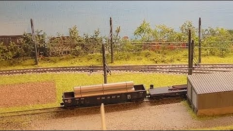 N scale switching layout build 17: spacer car and ground cover for the team track