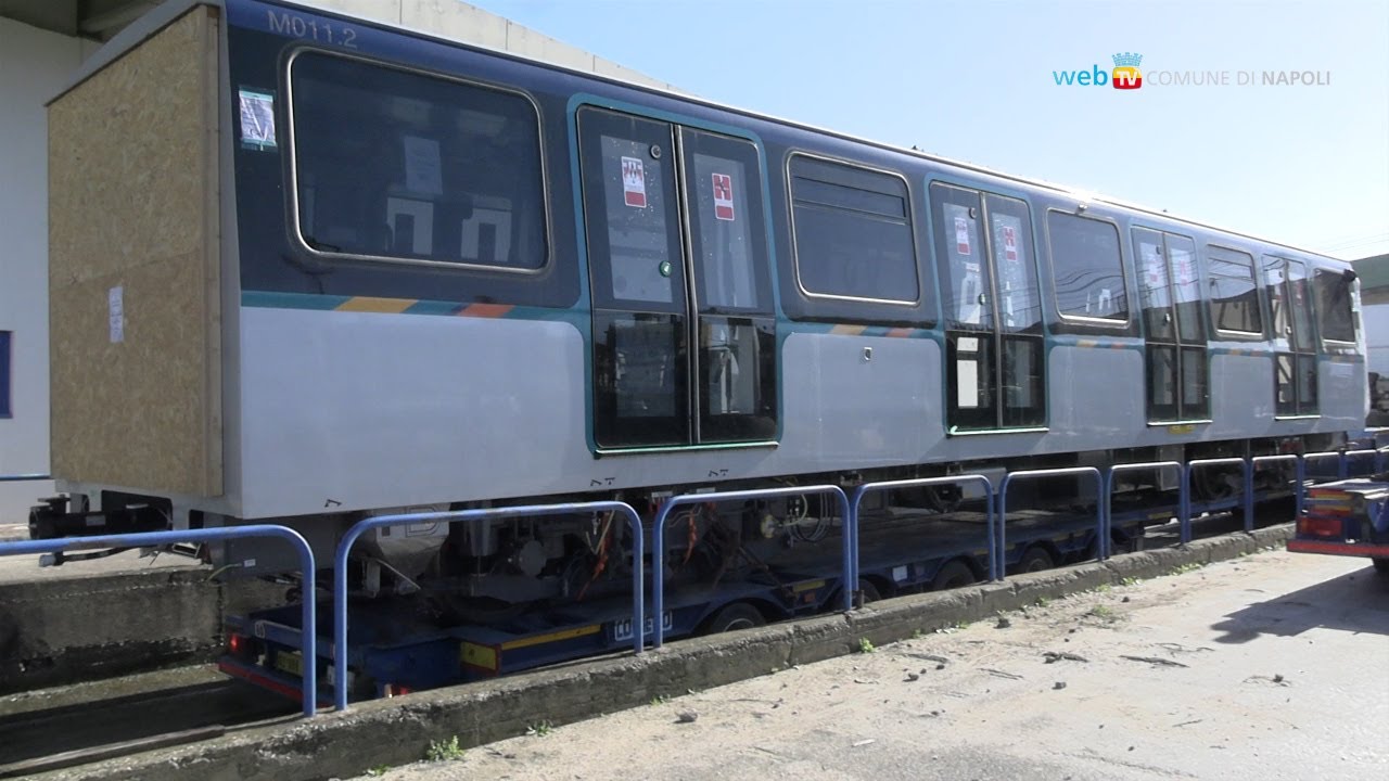 A Piscinola il terzo treno della linea 1 metropolitana
