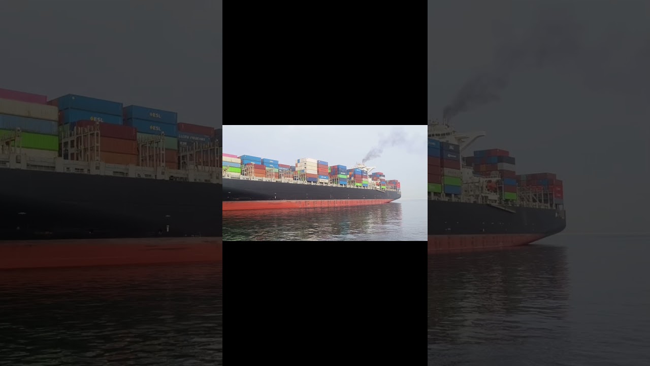 How Dubai Handles MASSIVE Ships Like This 😱Unbelievable Size! Giant Container Ship in DubaiPort 🚢🇦🇪