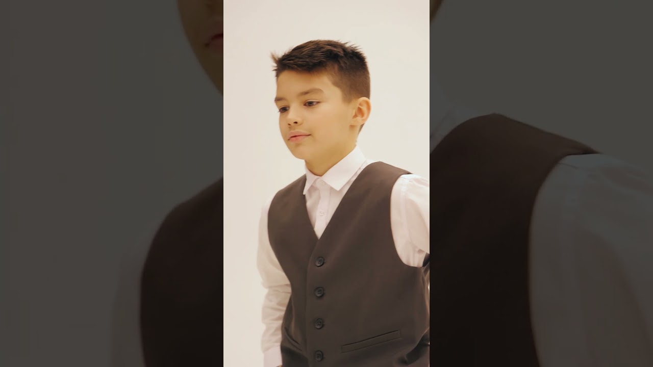 Серые брюки для мальчика, модель 0905  и Серый жилет для мальчика Инфанта, модель 1003