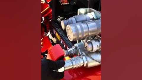 Hooking and unhooking hydraulic hoses under pressure for Ku