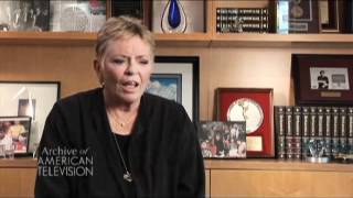 Linda Ellerbee discusses her first job in television - EMMYTVLEGENDS.ORG