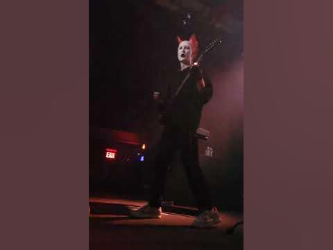 IC3PEAK - VAMPIR NIKOLAY GUITAR - NYC 10/14/22 - YouTube