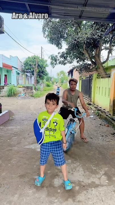 Joget apa ini namanya teman teman #aradanalvaro #keripikkentangmasboy #shorts #trending #tiktok