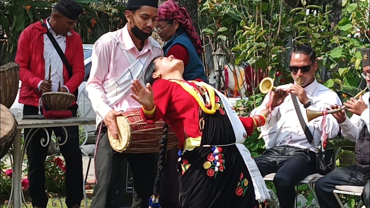 मगर पन्चेबाजामा  मगर्नीको cobra नाच कुहिरेको रमाइलो