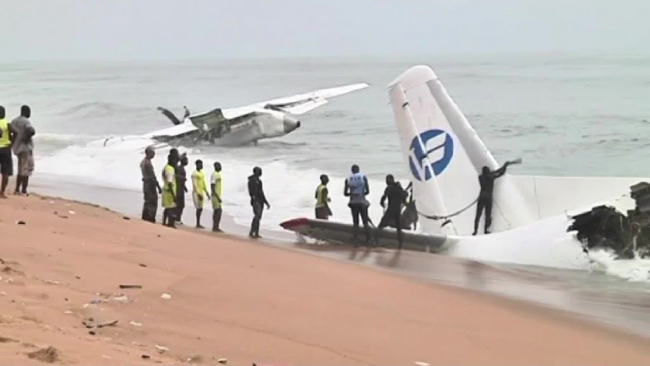 Côte d'ivoire, CRASH D'UN AVION AU LARGE D'ABIDJAN - YouTube