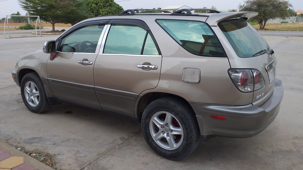 Lexus rx300 2001 год