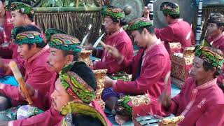 a traditional balinese 'angklung genjek' #tihinganbebandem