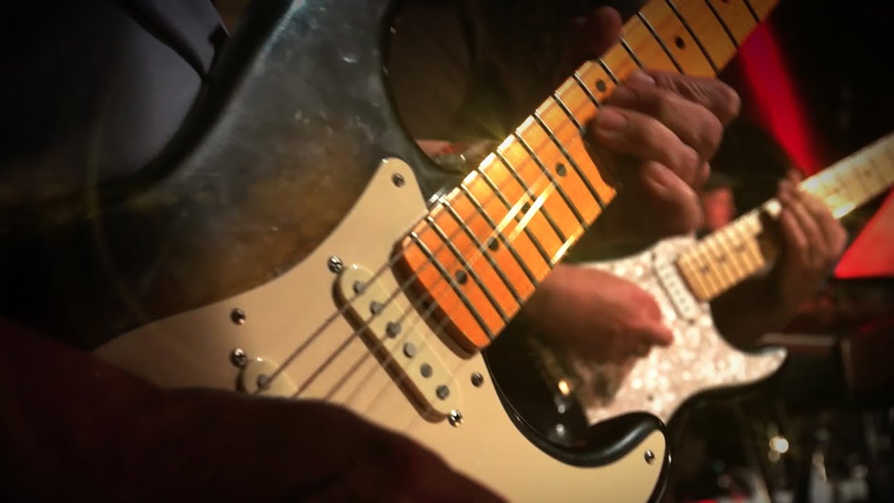 "Utopia" Guitar Battle