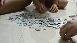 Buka celengan Abang ,adek senang sekali ,adek mau beli mainan di Indomaret