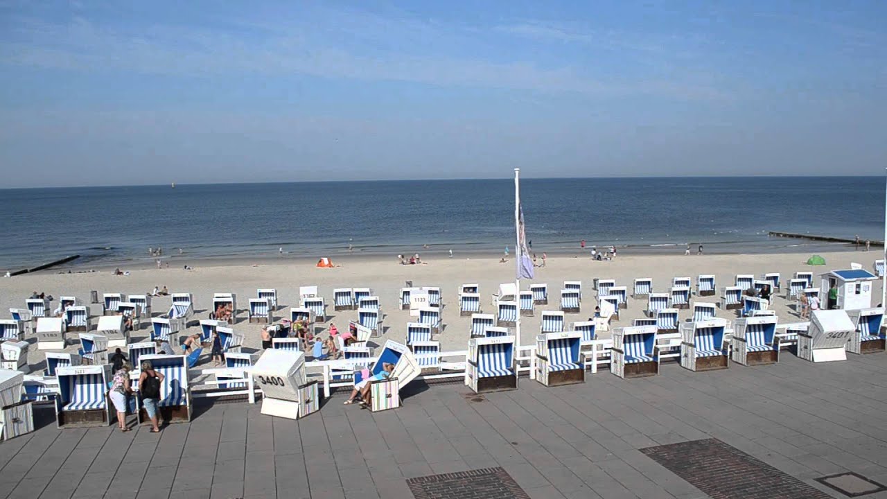 Targa Decorativa In Metallo Sylt Westerland 'Frau In Den Wellen', 30x20 Cm, Stile Vintage. Souvenir Del Mare.