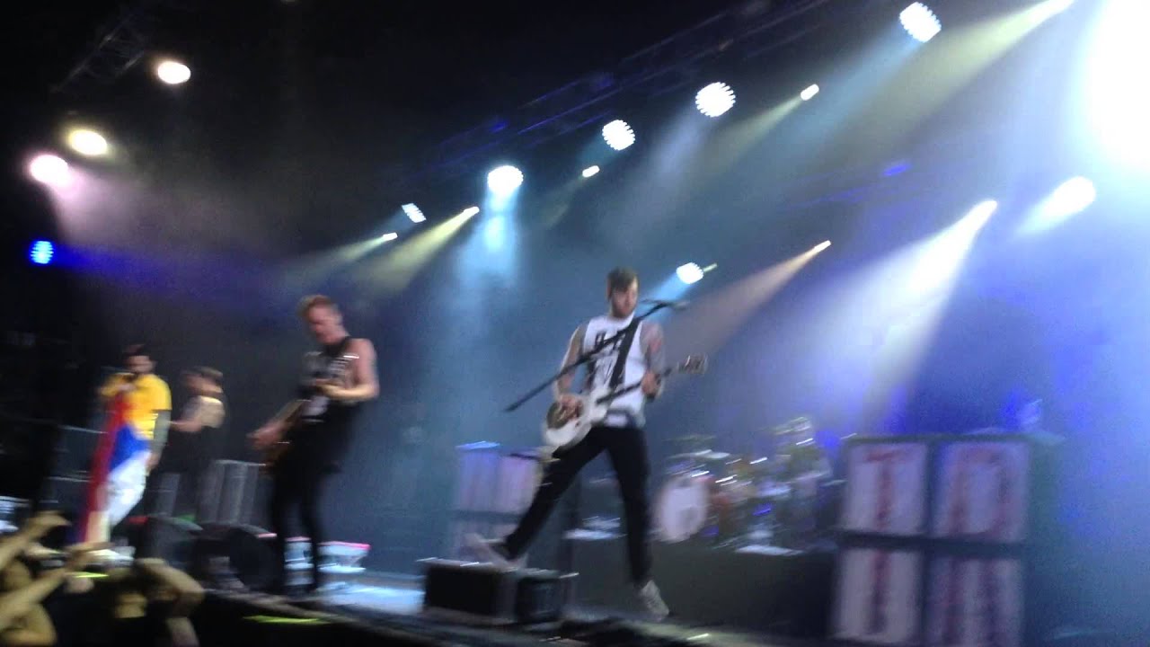 A Day To Remember - The Downfall of Us All (Moscow 15.06.15)