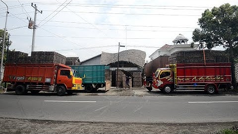 Loading Bamboo Panels into Containers for shipment to Melbourne Australia | 21-10-2020