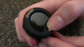 how to replace a battery in a SNARK guitar tuner