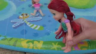 Splash pad ! Elsa & Anna toddlers - surprise - water fun - games