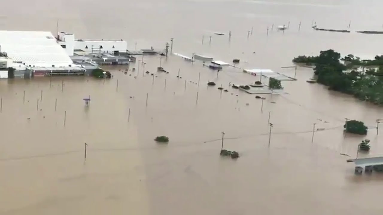 Category 5 Hurricane Iota makes landfall, flooding Honduras November 17 2020 / Rage Planet