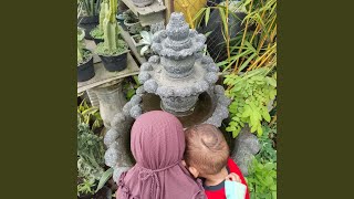 Berdiri Memandang Langit Biru