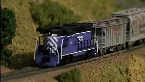 How Does a Train Switchback Work? Watch This Model in Action!