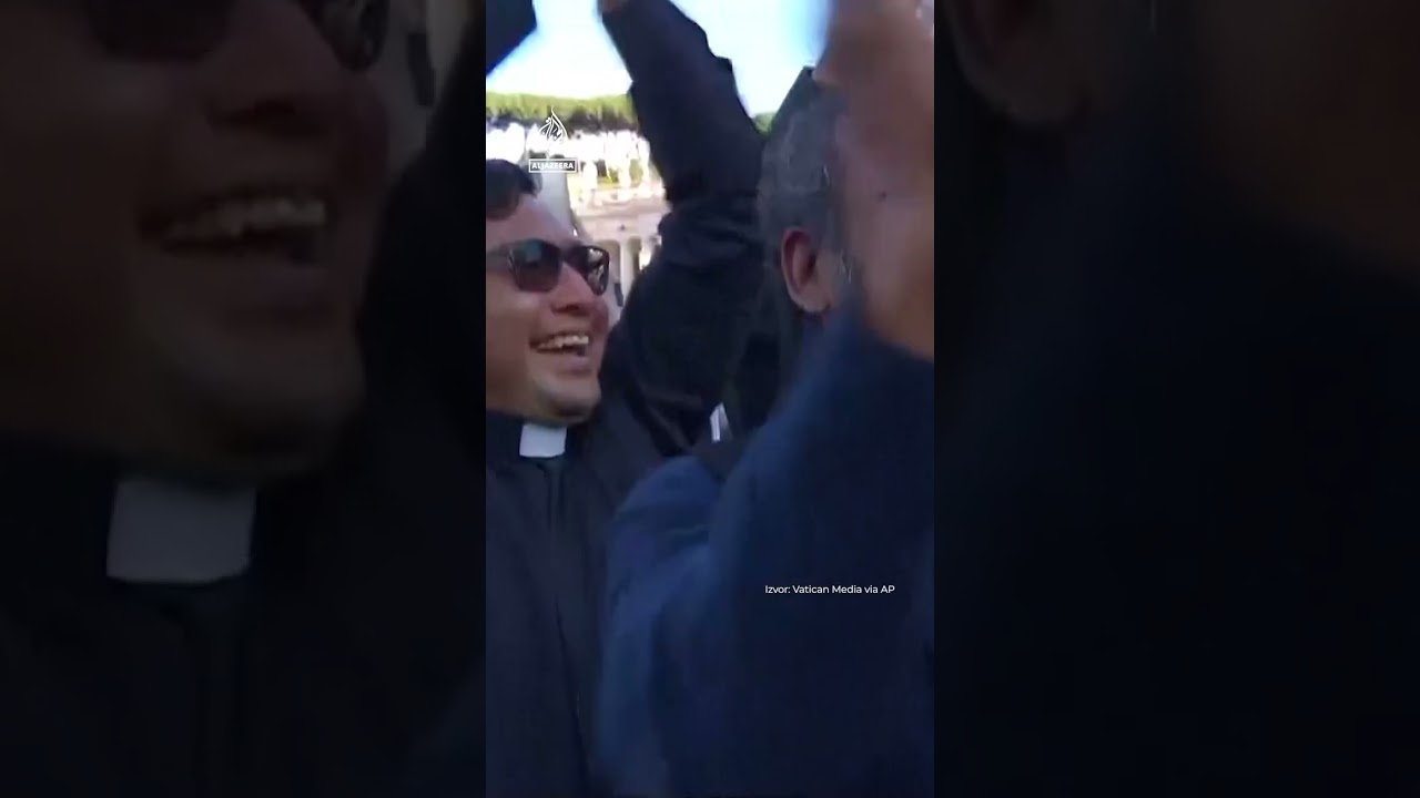 دخان أبيض يتصاعد فوق كنيسة سيستين: انتخاب البابا الجديد