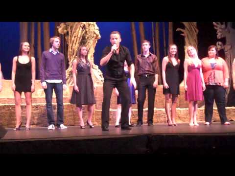 Broadway Performer Marty Thomas in a concert at the Johnson County Community College with the Music Theatre for Young People Seniors. It was a benefit concert for the kids Senior Show.