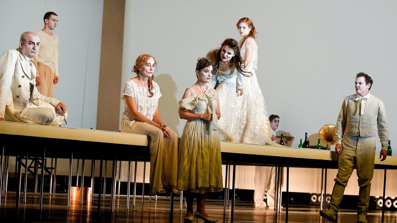 Staatsschauspiel Dresden DER KIRSCHGARTEN